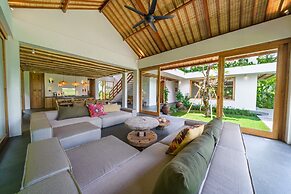 Villa Kauh - Luxury Tropical 5BR Villa