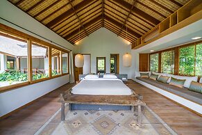 Villa Kauh - Luxury Tropical 5BR Villa
