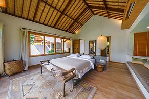 Villa Kauh - Luxury Tropical 5BR Villa