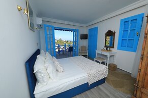 Bellapais Abbey Hotel