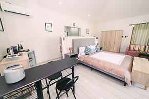 Denika's Suites