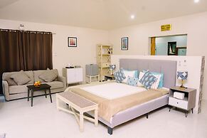 Denika's Suites