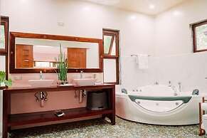 Denika's Suites