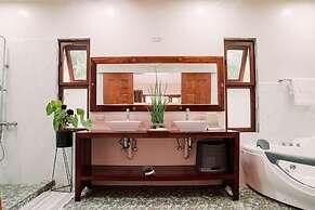 Denika's Suites