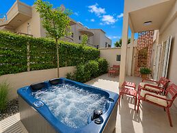Elena SeaFront Luxury Apartments