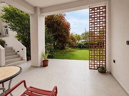Elena SeaFront Luxury Apartments