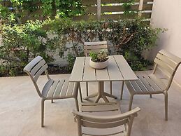 Elena SeaFront Luxury Apartments
