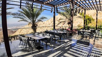 Alberni Jabal Hafeet Hotel