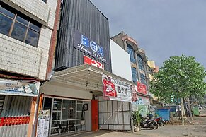 OYO 90399 Box House