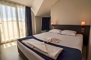 Berry Bella Hotel