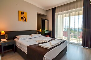Berry Bella Hotel