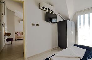 Berry Bella Hotel