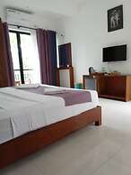 Eden Grand