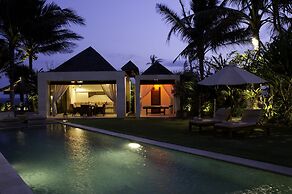 Aventus Luxury Beachfront Villa Gianyar