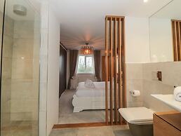 2 White Rock Court