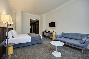 Pine Astoria Hotel