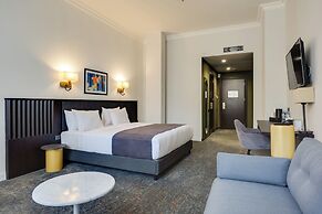 Pine Astoria Hotel