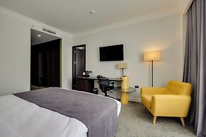 Pine Astoria Hotel