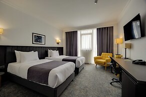 Pine Astoria Hotel