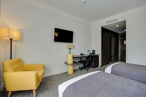 Pine Astoria Hotel
