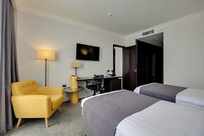 Pine Astoria Hotel