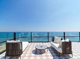 LIV Mackenzie Beach Suites