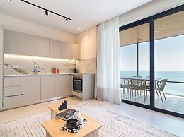 LIV Mackenzie Beach Suites