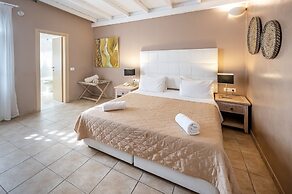 Smy Santorini Suites & Villas