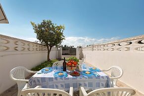 3222 Rita House by Barbarhouse