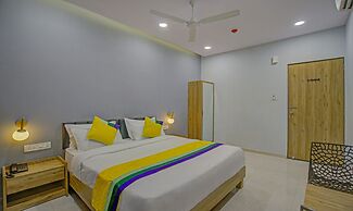Itsy Hotels Natasha, Vesu, Surat