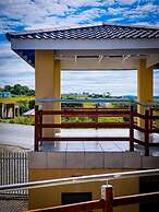 Emampingeni Lodge