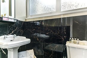 Avari Apartments - Hatton Collection