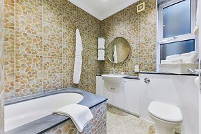 Avari Apartments - Hatton Collection