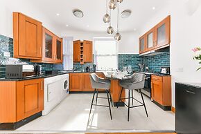 Avari Apartments - Hatton Collection