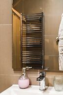 Avari Apartments - Hatton Collection