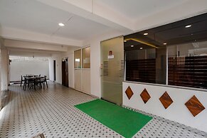 Fabhotel Royal Inn Ns