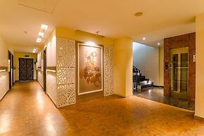 FabHotel Geetraj Palace