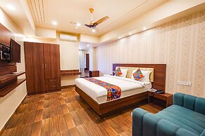 FabHotel Grand View Inn