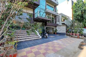 Fabhotel Admire Suites