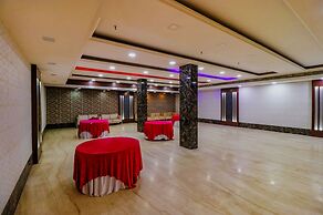 Fabhotel Admire Suites
