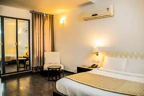 Fabhotel Anutham