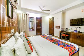 Fabhotel Empire Suite