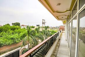 Fabhotel Kriti Green