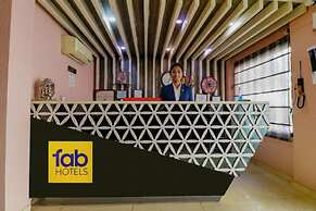 FabHotel Yug Villa
