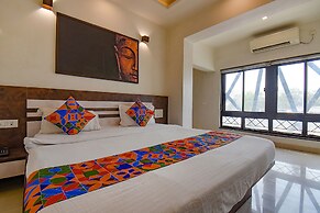 FabHotel Royce Studio