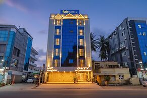 FabHotel Cozzy Inn