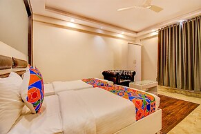 FabHotel Cozzy Inn