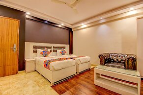 FabHotel Cozzy Inn