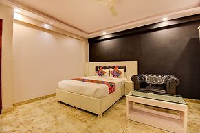 FabHotel Cozzy Inn