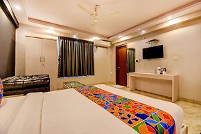 FabHotel Cozzy Inn